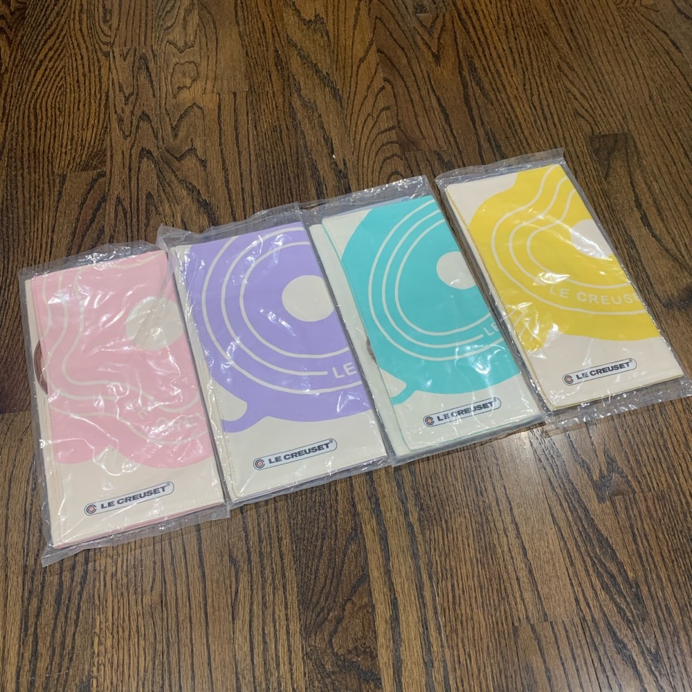 New Le Creuset Placemats / Utensil Wraps - Set of 4